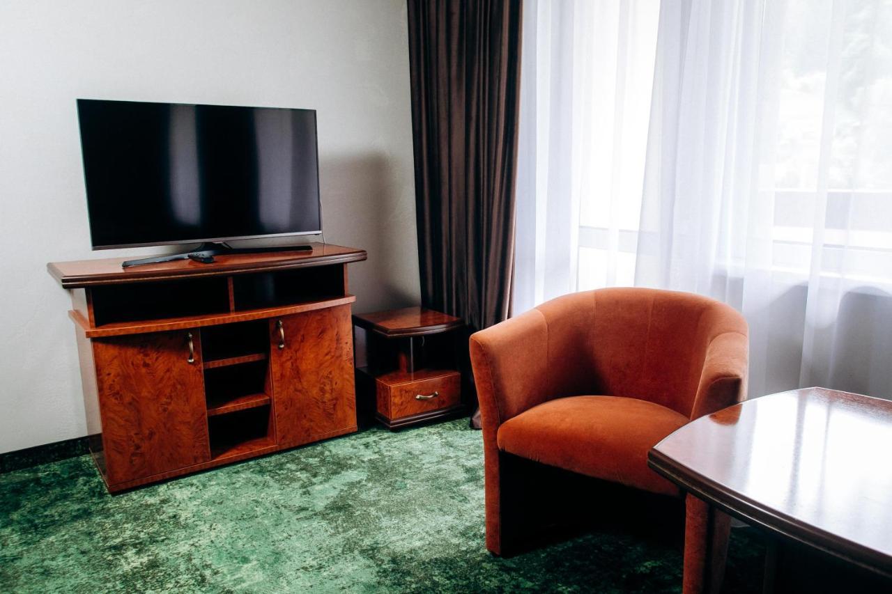 Stanislavsky Hotel Group Jaremtje Exteriör bild