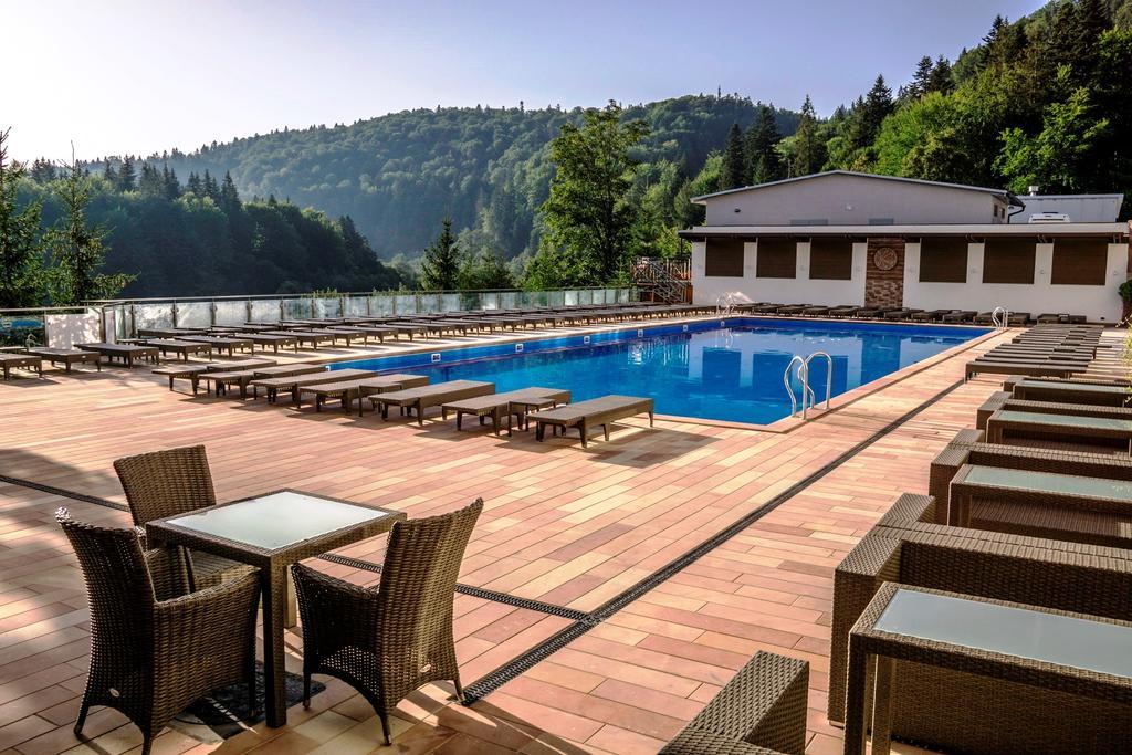 Stanislavsky Hotel Group Jaremtje Exteriör bild